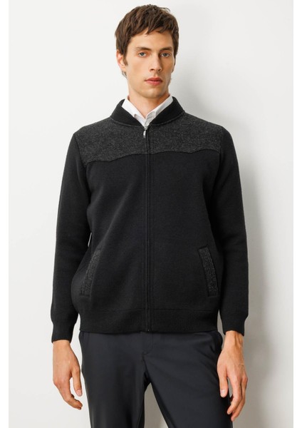 Erkek Hakim Yaka Göğsü ve Cebi Keçe Triko Yün Mont Siyah fırsatları