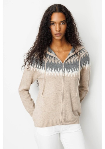 Kadın Kapüşonlu Robası Baklavalı Hırka K.bej