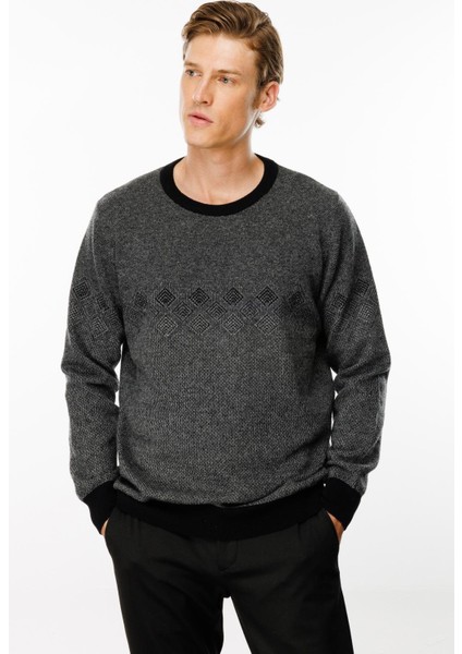 Erkek Sıfır Yaka Göğsü Baklava Desenli Yün Kazak Siyah