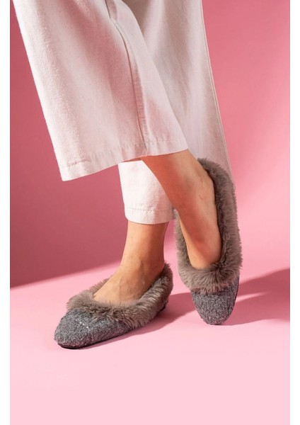 Peluş Detaylı Kırçıl Kumaşlı Rahat ve Hafif Ev Babeti Ev Pandufu