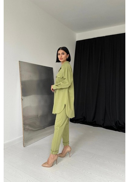 Yeşil Gömlek ve Çıtçıtlı Pantolon Takım