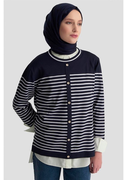 Düğmeli Çizgili Triko Kazak 25KTD4128 Lacivert fiyatları