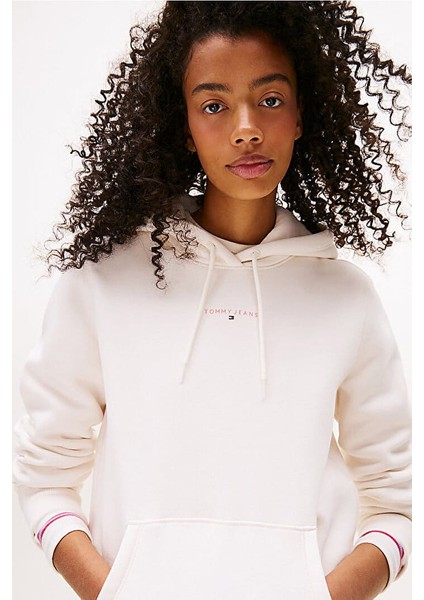 Kadın Regular Fit Kapüşonlu Kanguru Cepli Sweatshirt - Krem fırsatları