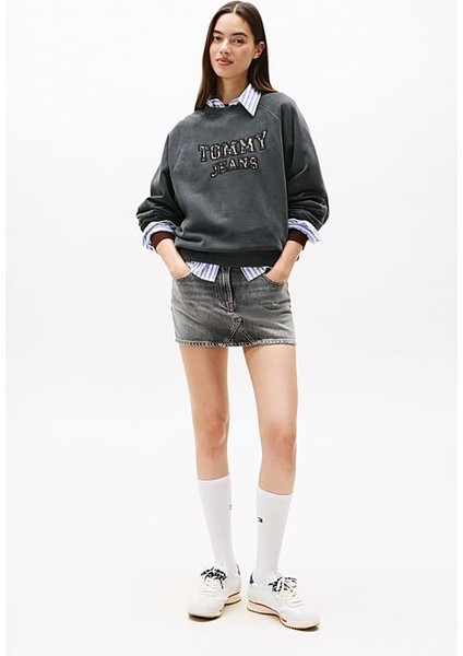 Kadın Boxy Fit Leopar Desenli Aplike Logolu Sweatshirt - Siyah fiyatları