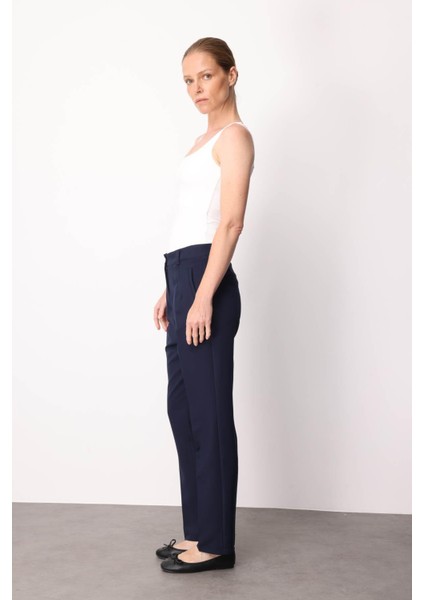 Kadın Çift Köprülü Fileto Cepli Kumaş Pantolon Lacivert fiyatları