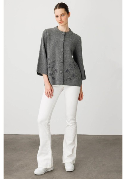 Kadın Dik Yaka Çiçek Desenli Kısa Yün Ceket Füme indirimleri