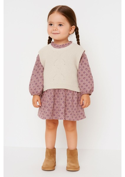 Kız Bebek 2’li Takım (1-4 Yaş) – Çiçek Desenli Pembe Elbise ve Bej Örme Yelek