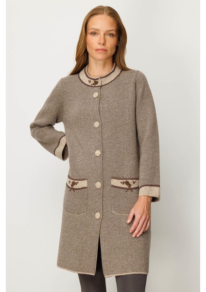 Kadın Dik Yaka Kolu ve Cebi Nakış Işlemeli Uzun Yün Kaban K.bej fiyatları