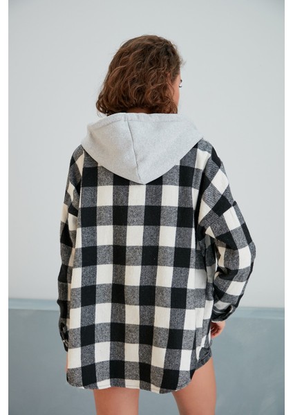 Kadın Siyah Beyaz Oduncu Oversize Ceket Gömlek modelleri