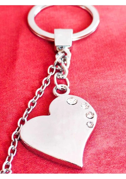 Üzeri Taşlı Kalp ve Zincir Ucunda Yunuslu Metal Anahtarlık fırsatları