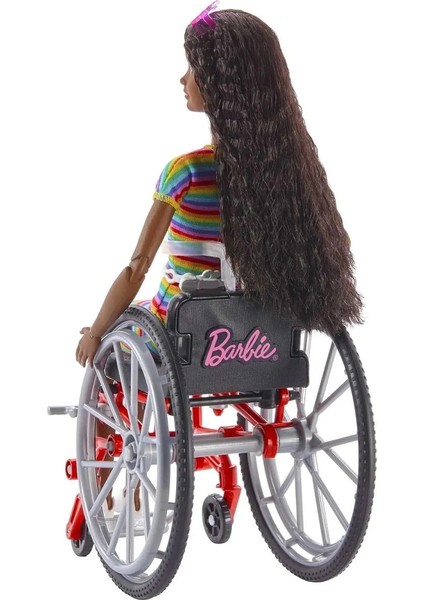 Fashionistas Tekerlekli Sandalye ve Kıvırcık Esmer Saçlı Bebek indirimleri