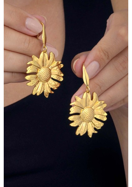 Çiçek Model Altın Kaplam Kadın Çelik Küpe