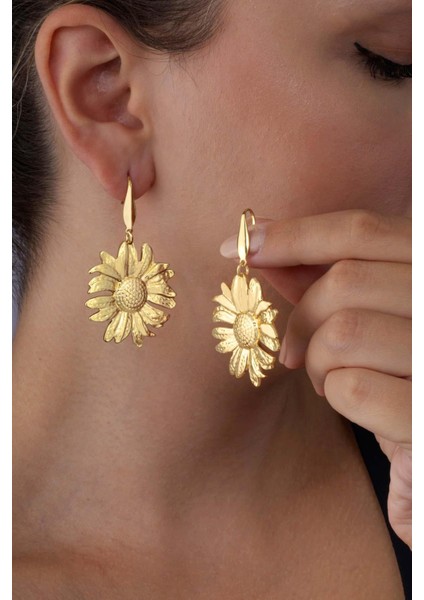 Çiçek Model Altın Kaplam Kadın Çelik Küpe modelleri