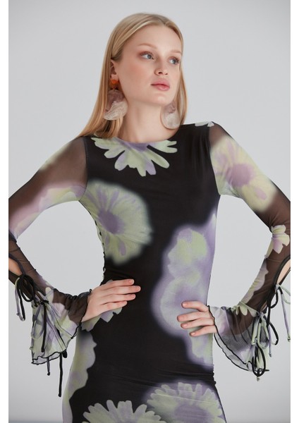 Kadın Sırt Dekolteli Uzun Boy Çiçekli Tül Spor Şık Siyah Kol Detaylı Elbise fırsatları