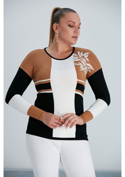 Kadın Üç Renkli Çiçek Desenli Taş Detaylı Premimum Kalite Şık Curve Anne Büyük Beden Triko Bluz