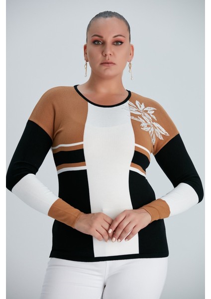 Kadın Üç Renkli Çiçek Desenli Taş Detaylı Premimum Kalite Şık Curve Anne Büyük Beden Triko Bluz indirimleri