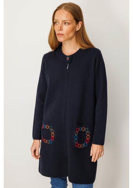 Kadın Dik Yaka Cebi Tığlamalı Uzun Yün Kaban K.lacivert fiyatları