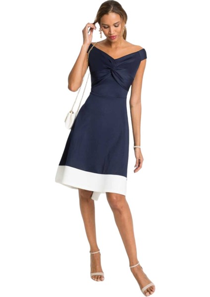 Kadın Kayık Yaka Lacivert Volanlı Çan Kesim Şık Curve Gece Abiye/mezuniyet Elbisesi modelleri