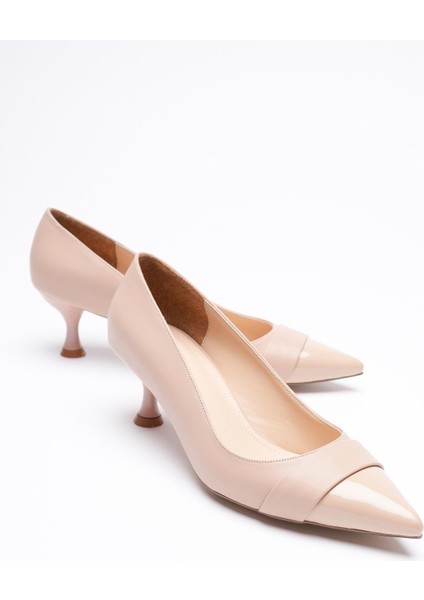 Kadın Deri Topuklu Ayakkabı 5.5 cm Sivri Burunlu Rugan Burun Detaylı Bej Mariel