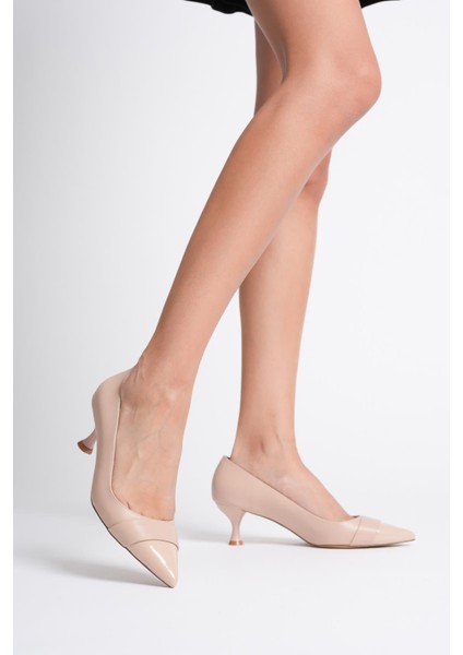 Kadın Deri Topuklu Ayakkabı 5.5 cm Sivri Burunlu Rugan Burun Detaylı Bej Mariel indirimleri