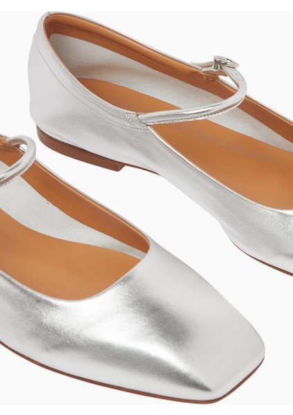 Aeyde Uma Babet, Gümüş Metalik Deri, Kare Burun, Italyan El Yapımı Lüks Tasarım fırsatları