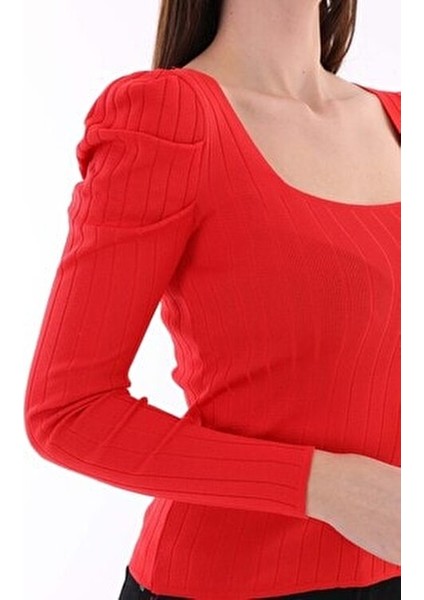 Kadın Kırmızı Kolu Pileli Büzgülü Prenses Kol Kare Yaka Bluz Kazak