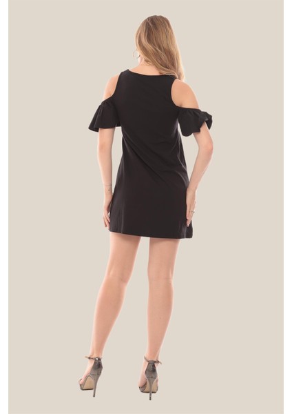 Kadın Siyah Omzu Açık Fırfır Detay Çan Pamuk Elbise indirimleri