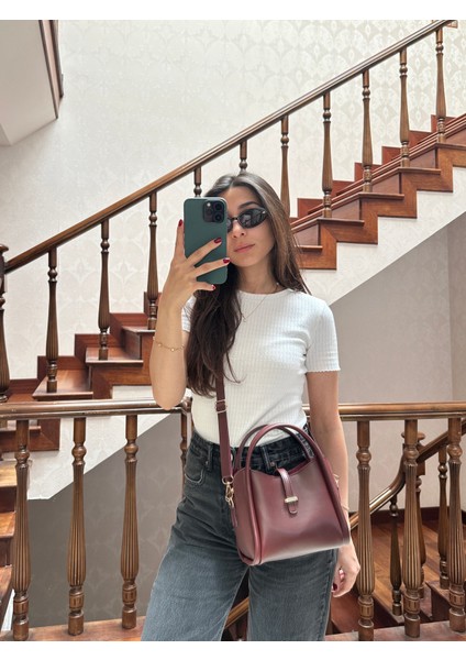 Kadın Gold Aksesuar Detaylı Üç Bölmeli Tasarım Çıkarılabilir Makyaj Çantalı El ve Omuz Çantası Roma indirimleri