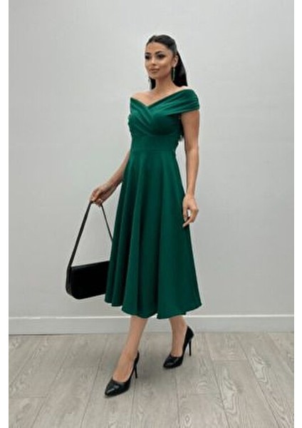 Kayık Yaka Midi Elbise Kloş Silüet Zümrüt Yeşil Klasik Tarz Kadın Giyimi