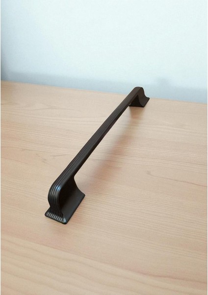 Beta Çizgili Siyah Alüminyum Metal Lüks Modern Mobilya Çekmece Mutfak Dolabı Kulpu 160MM-192MM