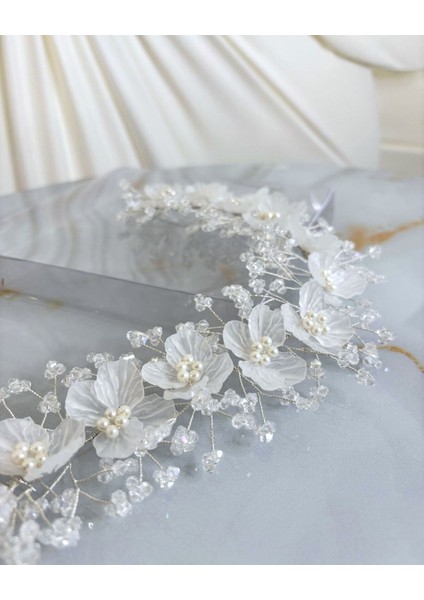 Gelin Tacı| Gelin Saç Aksesuarı | Düz Kenarlı Çiçekli Kristalli Saç Aksesuarı