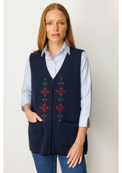 Kadın V Yaka Nakış Işlemeli Kısa Yün Yelek K.lacivert