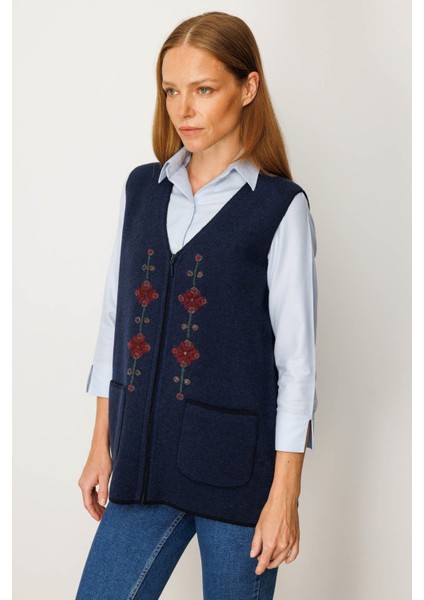 Kadın V Yaka Nakış Işlemeli Kısa Yün Yelek K.lacivert fiyatları
