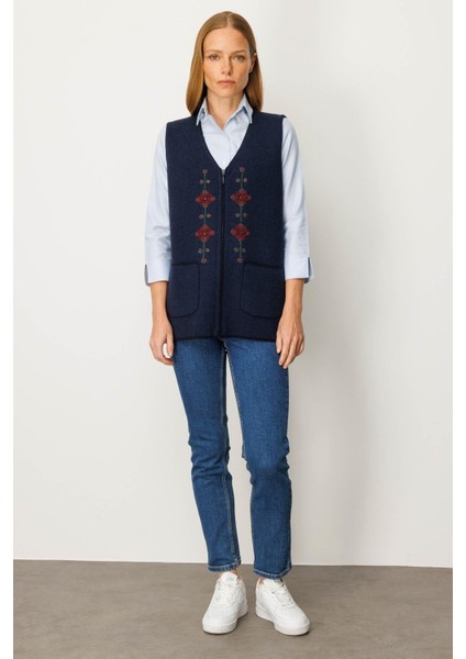 Kadın V Yaka Nakış Işlemeli Kısa Yün Yelek K.lacivert indirimleri