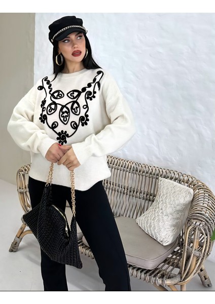 Çiçek Nakışlı Triko Kazak modelleri