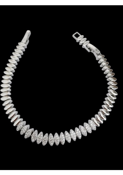 Çelik Vip Serisi 14K Görünümlü Taşlı Zarif Şık Bileklik