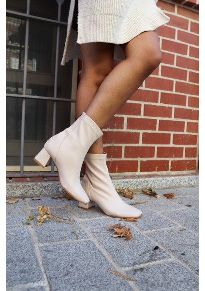 Kadın Bilekli Orta Boy Streç Fermuarlı Bot Bej