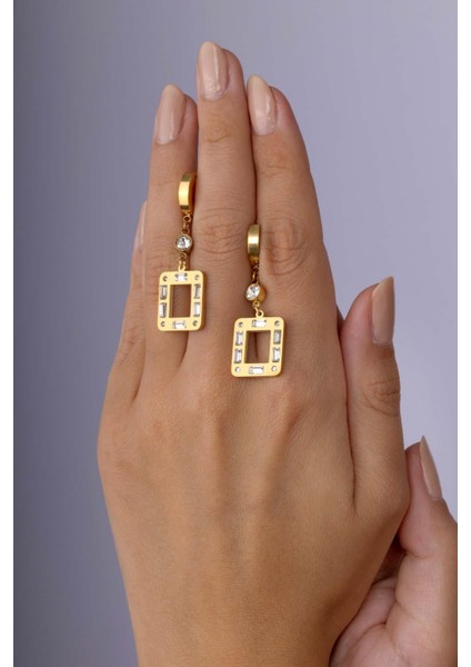 Zirkon Taşlı Kare Kesim Altın Kaplama Çelik Sallantılı Kadın Küpe modelleri