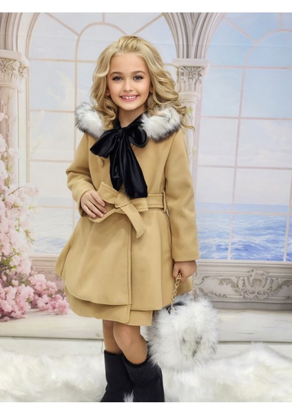 Çantalı Kadife Elbiseli Kız Çocuk Kaşe Kaban Kombini modelleri