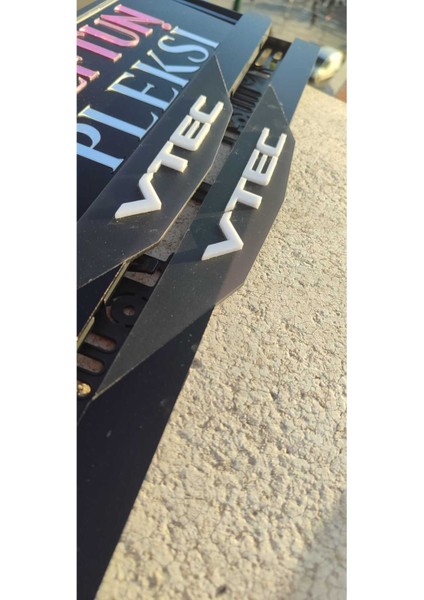 V Tec Model Mat Pleksi Plakalık