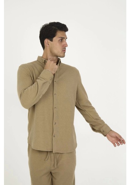 Düğmeli Tam Kalıp Uzun Kol Jakar Gömlek - Kahverengi