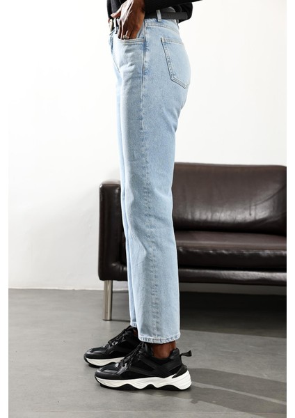 Açık Mavi Straight Jean fırsatları
