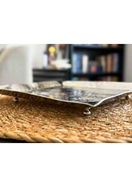 Kare Gümüş Renk Dövme Desenli Bakır Kurabiyelik-Sunumluk 20*20 cm fiyatları