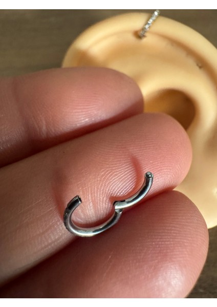 Cerrahi Çelik Taşlı, Kilitli Halka Piercing -Tragus,rook,helix,helix Foward,burun-Çap 6mm-1 Adet indirimleri