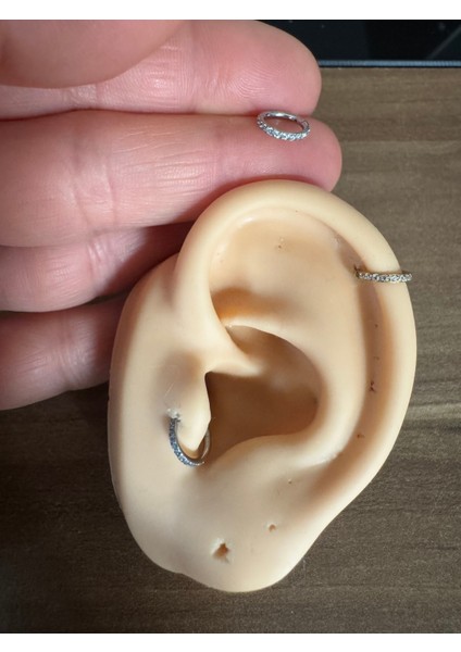 Cerrahi Çelik Taşlı, Kilitli Halka Piercing -Tragus,rook,helix,helix Foward,burun-Çap 6mm-1 Adet