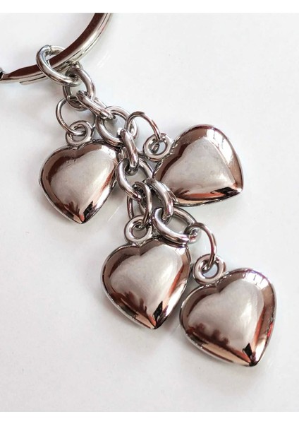 Küçük Kalplerden Oluşan Metal Anahtarlık modelleri