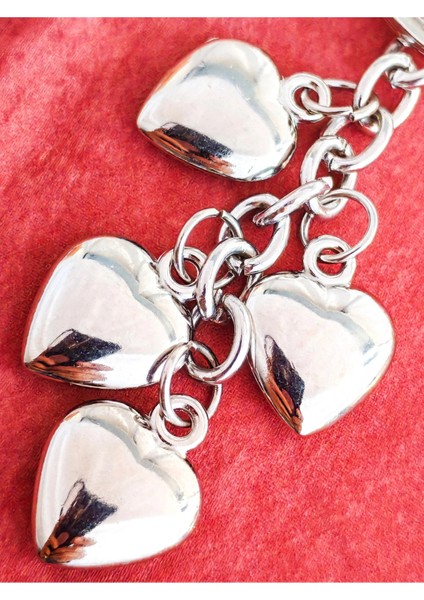 Küçük Kalplerden Oluşan Metal Anahtarlık