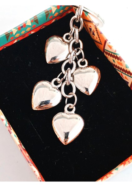 Küçük Kalplerden Oluşan Metal Anahtarlık