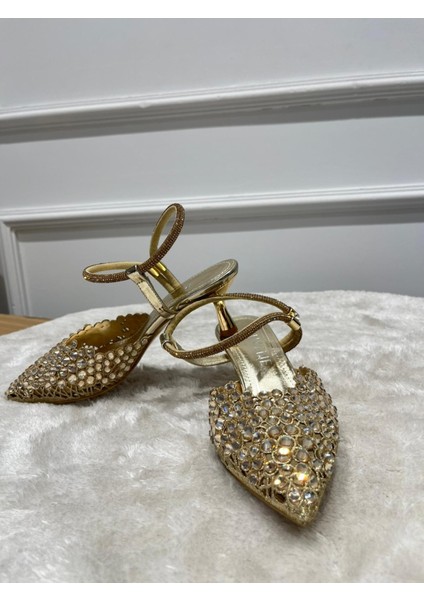 Parla Kristal Taşlı Gold Gümüş 4 cm Inve Topuklu Topuk Dekolteli Sivri Burun Abiye Ayakkabı modelleri