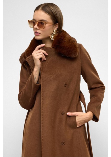 Yakası Çıkabilen Kürklü Punto Dikiş Detaylı Premium Uzun Kaban Tütün 3092 fırsatları